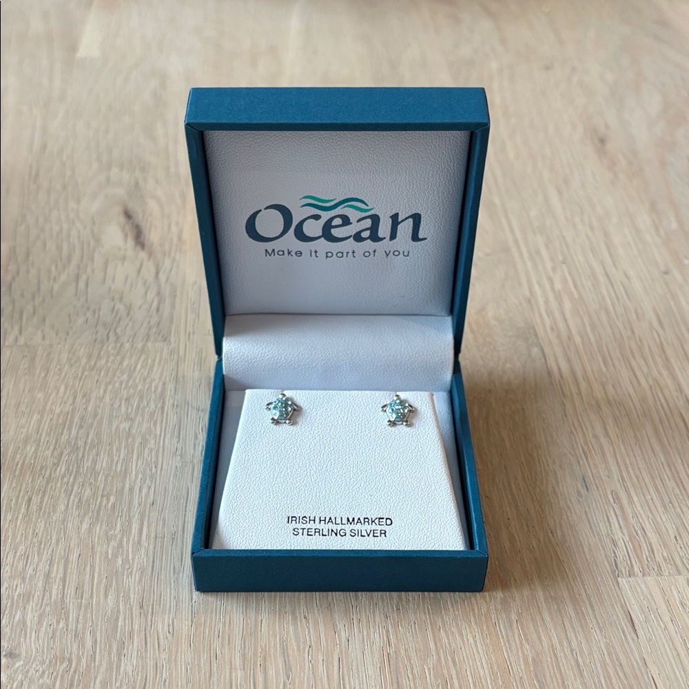 Sterling Silver (925) & Crystal Blue Sea Turtle Stud Earrings Ocean Jewelry NEW - Picture 2 of 6